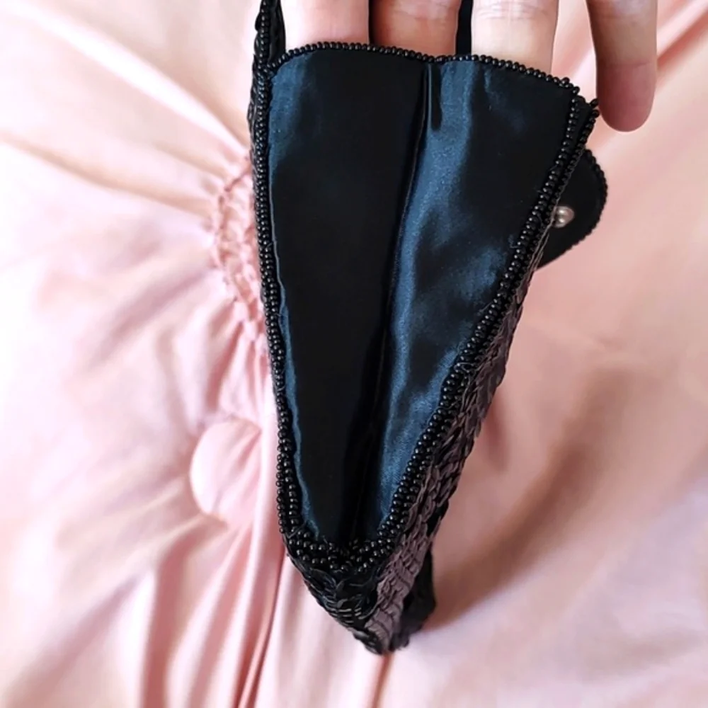 BLACK BEADED and SEQUIN EVENING CLUTCH. No Flaws.